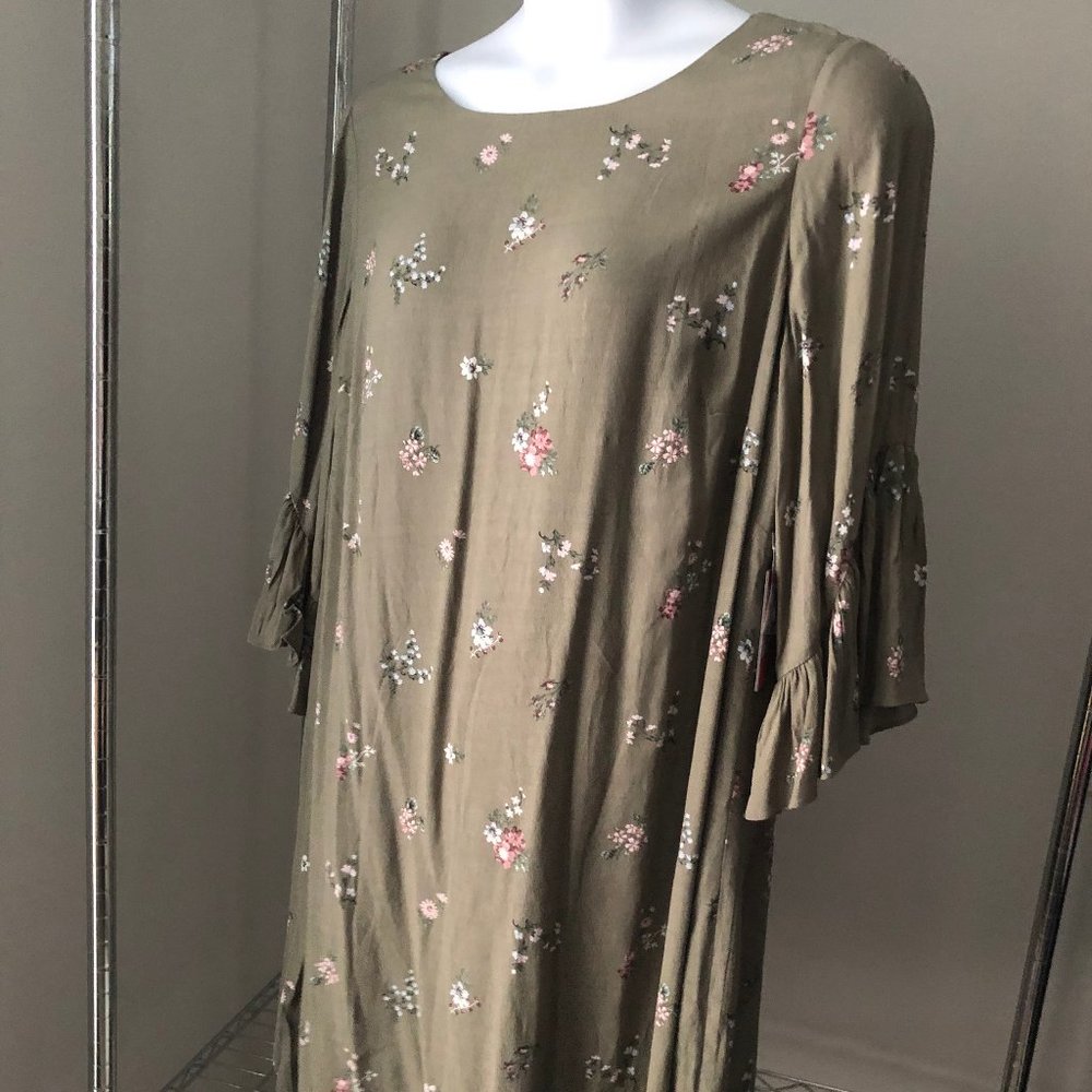 Vince Camuto 20 olive green floral dress NWT